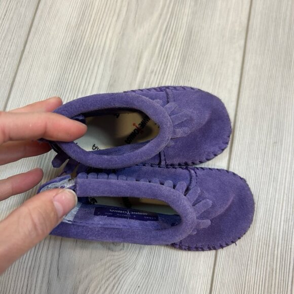 Minnetonka Infants Suede Back Flap 3" Round Toe Bootie Purple Size 2 - Picture 3 of 6